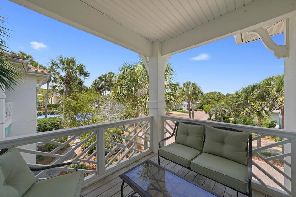 Tropical Dreams by the Sea - Vacation Home with Private Pool & Close Proximity to Beach House in Destin