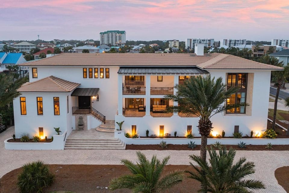 Villa Blanco - Huge Waterfront Home in Destin Near the Beach with Large Private Pool & Theater House in Destin