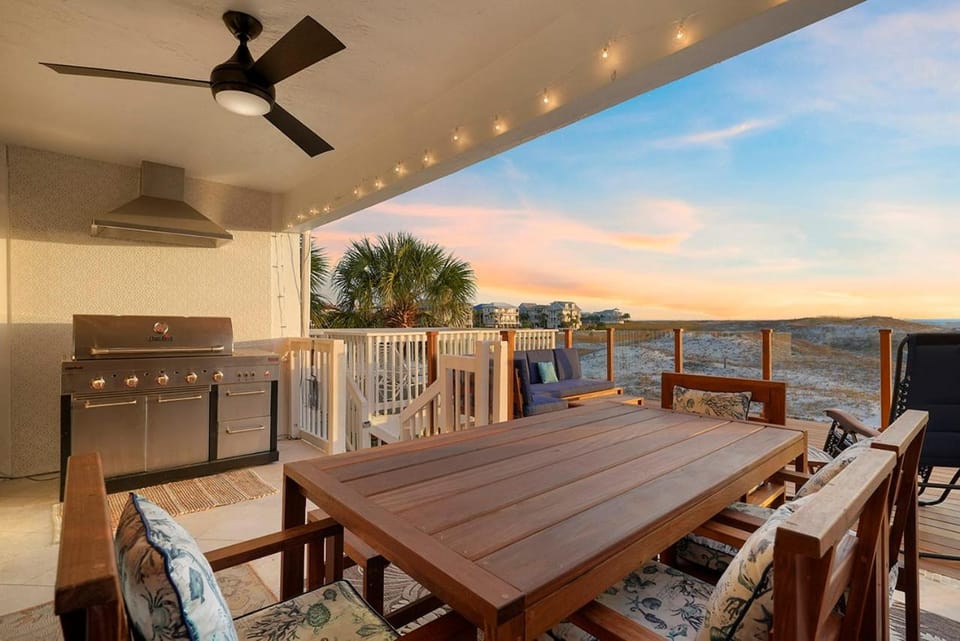 Twin Palms - Beachfront Duplex with Ocean Views & Direct Beach Access House in Destin