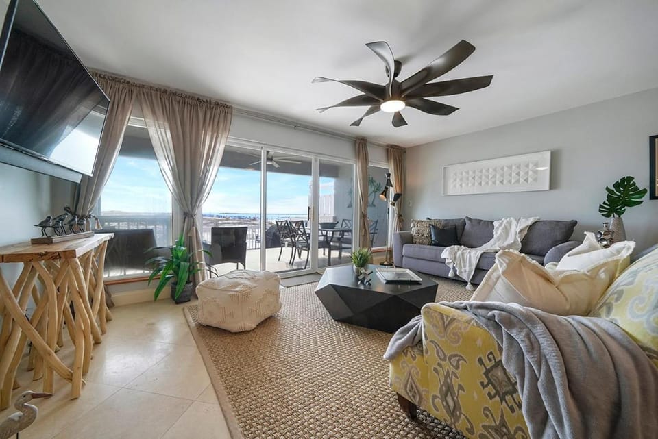 Twin Palms - Beachfront Duplex with Ocean Views & Direct Beach Access House in Destin