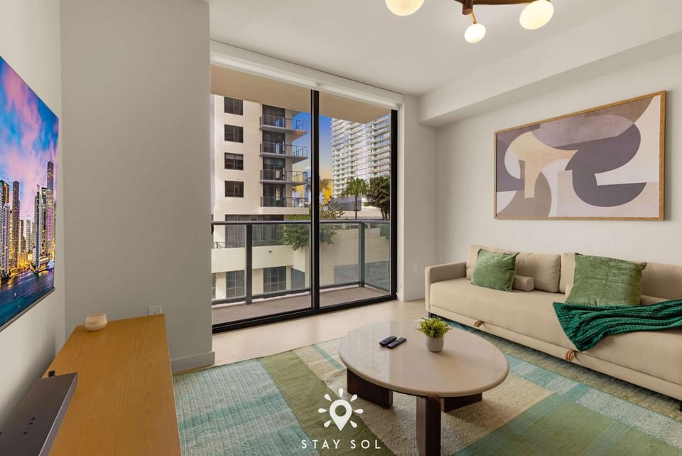 High Rise Haven with Pool Cowork & Spa in Miami Apartment in Miami