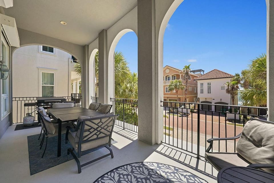 Villa Playa - Vacation House in Destiny by the Sea Near the Beach with Private Pool House in Destin