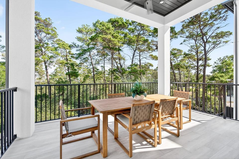 Villa Rosa - Coastal Home Complete with Private Pool and Outdoor Dining House in South Walton County