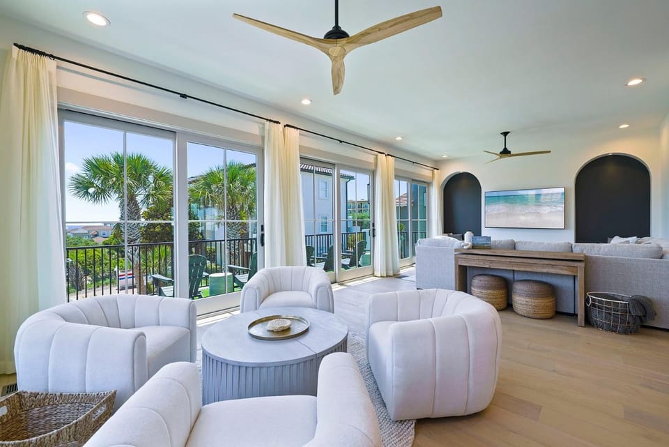 Vistas Esmerelda - Luxury Vacation Rental Home with Beach Views House in South Walton County