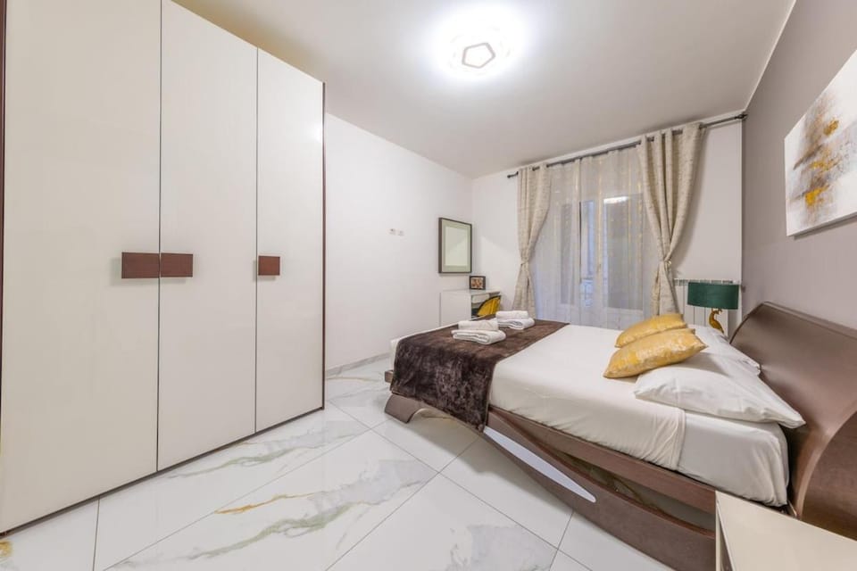 Porta Venezia 6 posti letto, ampio apt con WiFi Apartment in Milan