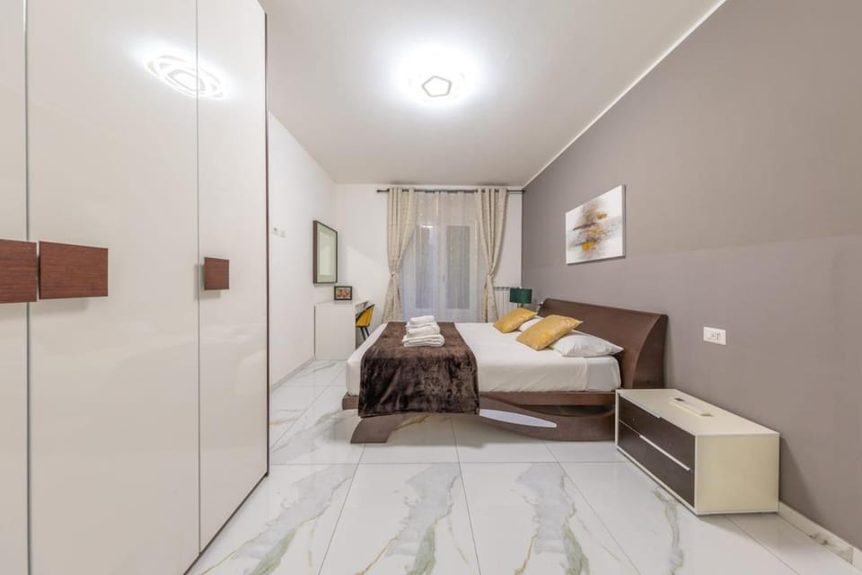 Porta Venezia 6 posti letto, ampio apt con WiFi Apartment in Milan