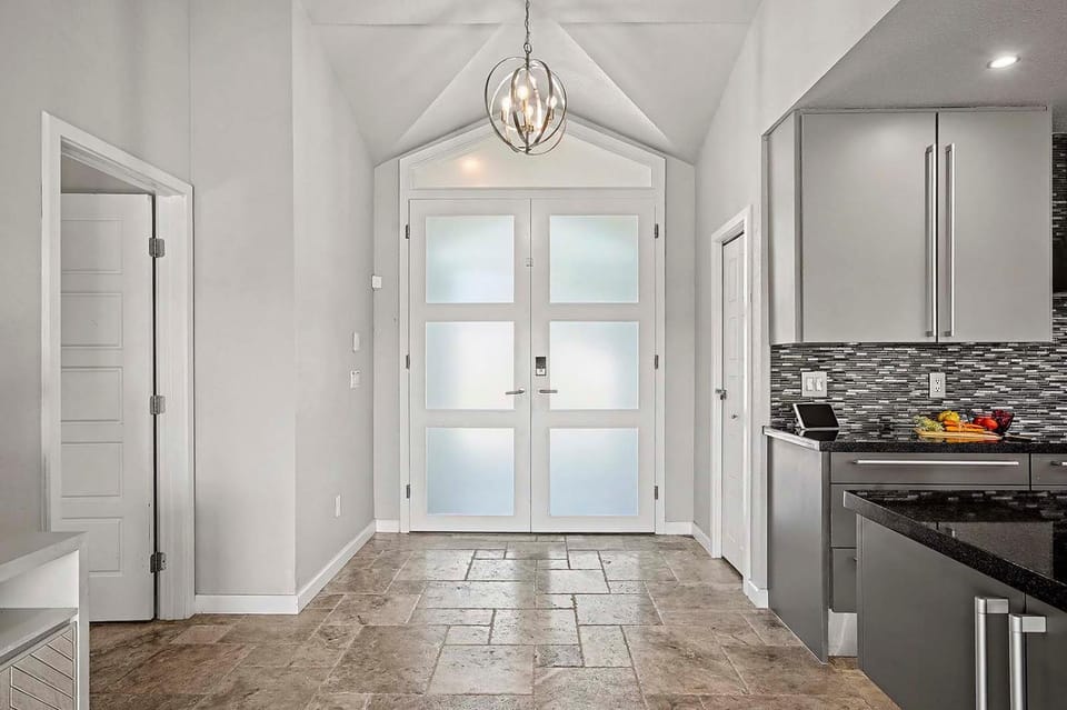 Dock Holiday -Gulf Access Pool Villa with South Exposure House in Cape Coral