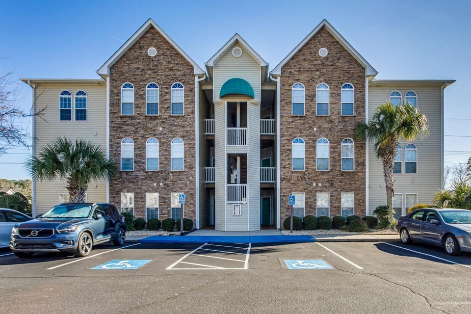 Golf Cart & Pool Access! Condo in Myrtle Beach House in South Carolina