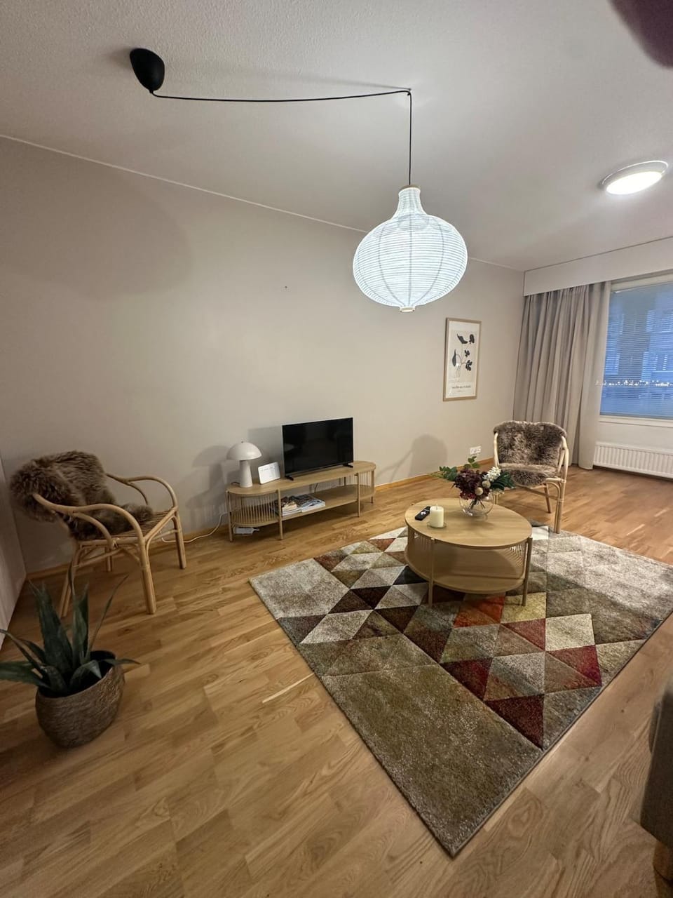 Kauniisti sisustettu ja viihtyisä kolmio sekä ilmainen parkkipaikka Apartment in Finland