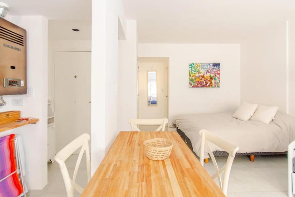 Kitchen or kitchenette, Seating area, Dining area