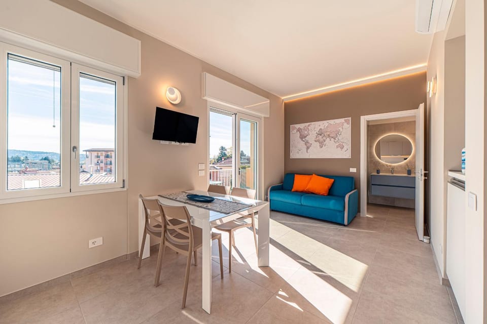 TV and multimedia, Living room, Dining area