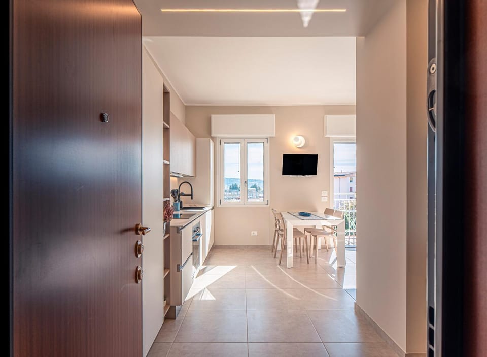 Kitchen or kitchenette, Dining area, kitchen