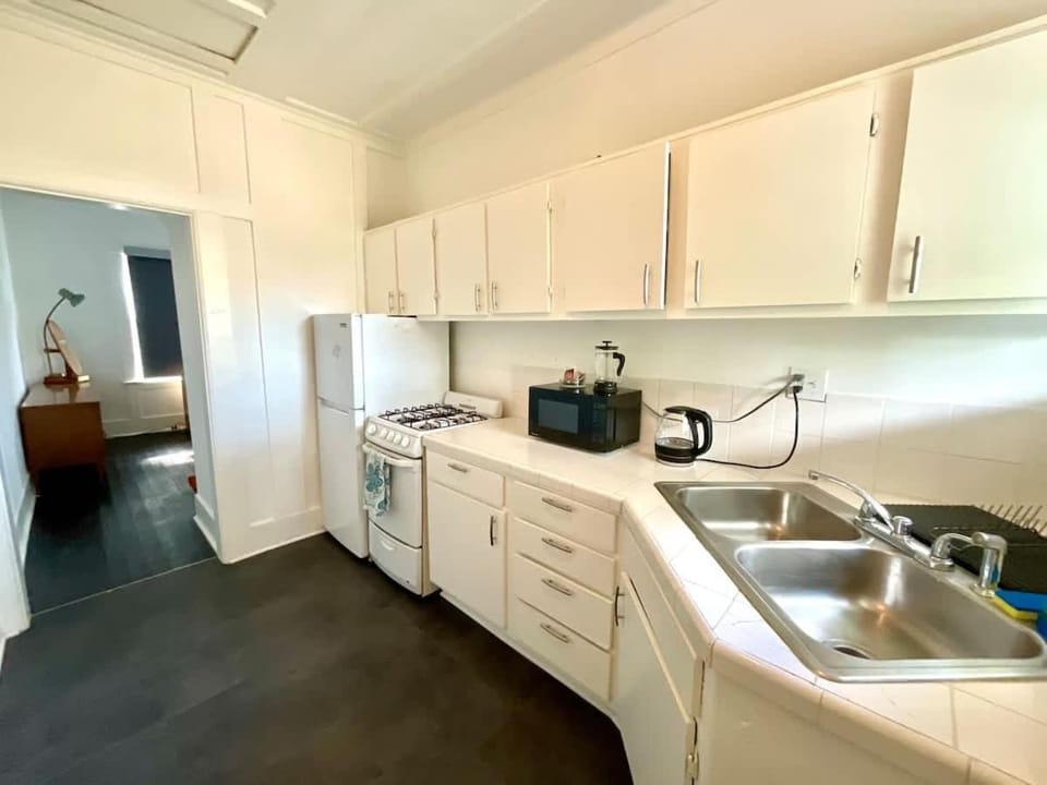 Cozy Escape - Easy World Cup Access, Walk to Restaurants and Bars! Apartment in Houston