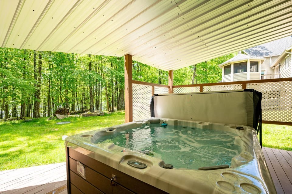Waterfront Chateau House in Deep Creek Lake
