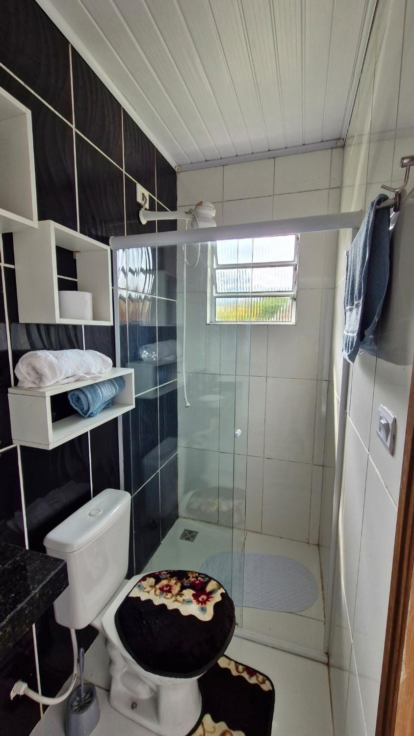 Bathroom, towels