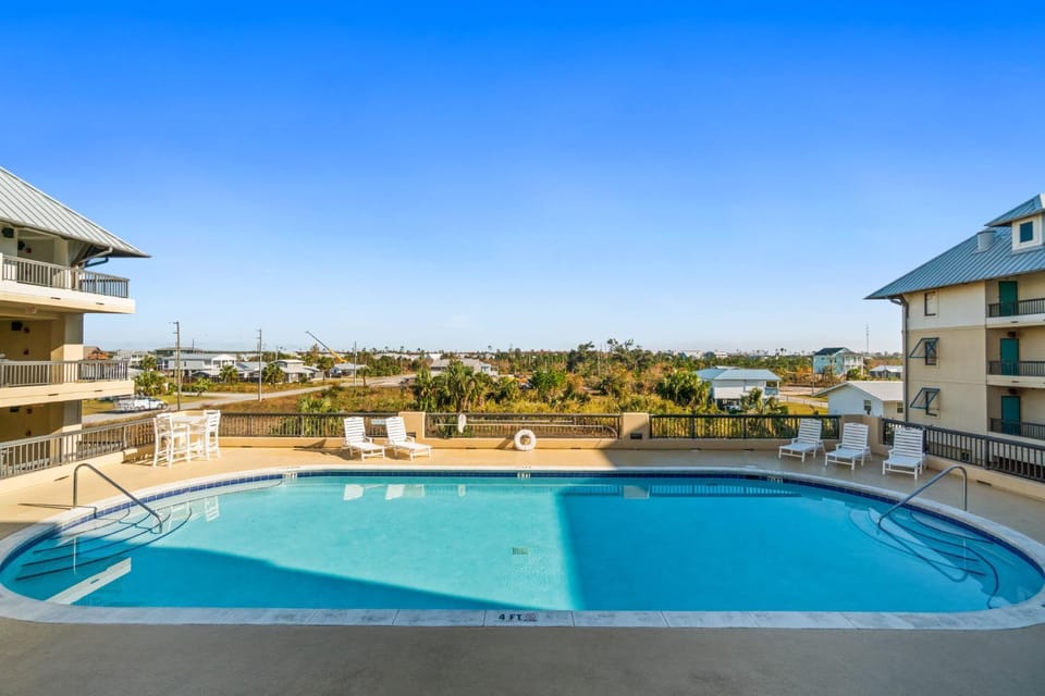 Club SeaLaVie- Family friendly community pool wifi Apartment in Mexico Beach