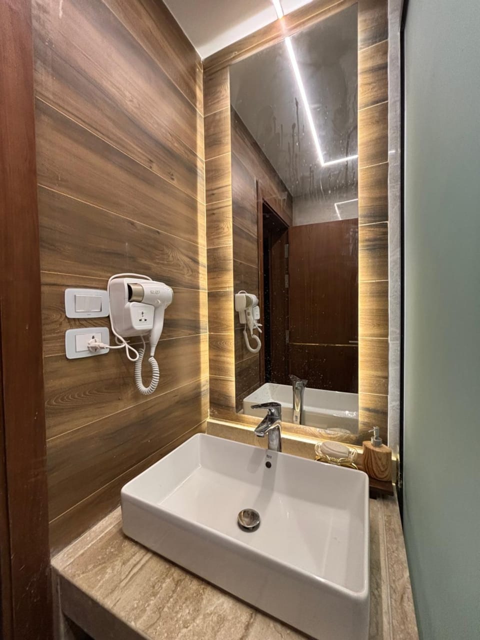 Shower, Bathroom, hair dryier, heating, towels
