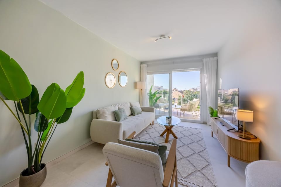 Communal lounge/ TV room, Living room