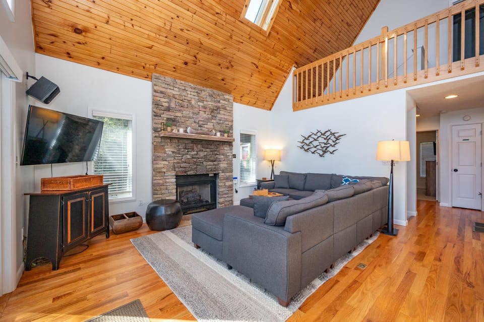 AAH Chalet House in Deep Creek Lake