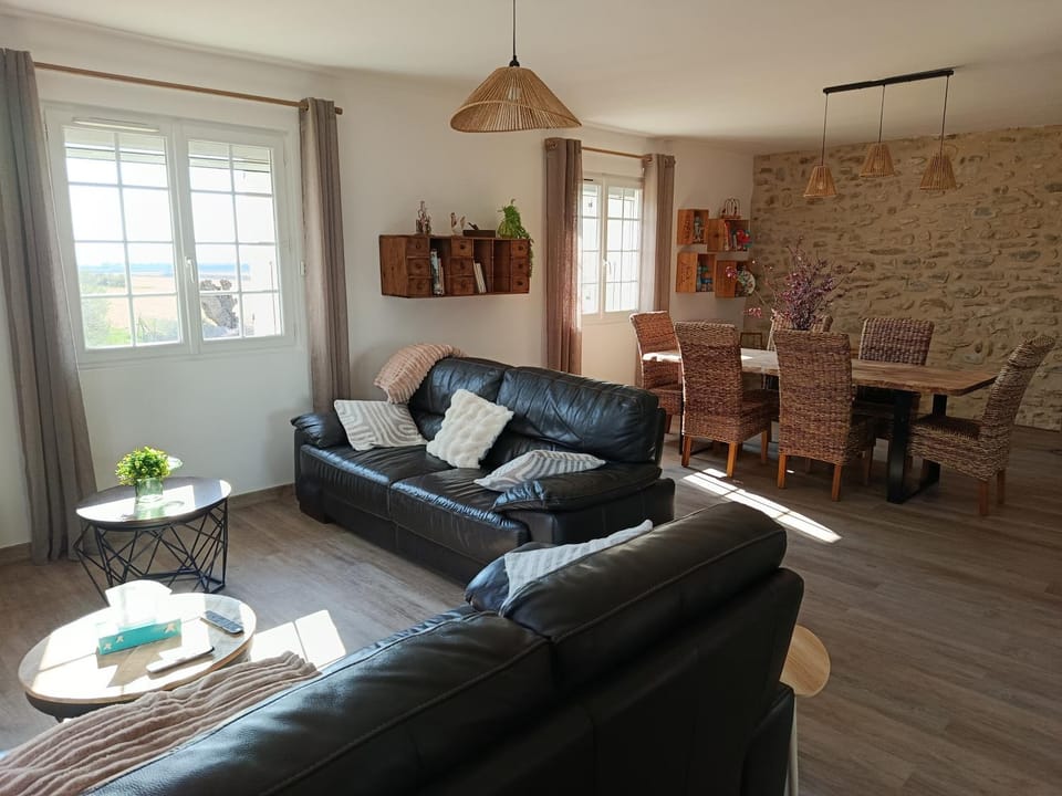 Mas provençal climatisé entièrement rénové au calme 8 pers House in Provence