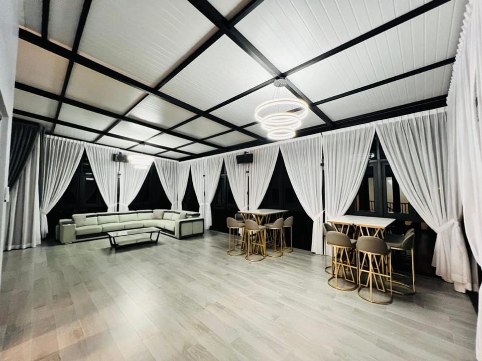 Property building, Karaoke, Karaoke, Seating area, air conditioner