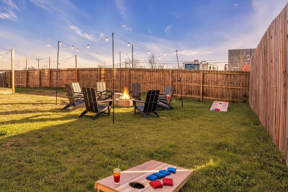 Game Room Balcony Backyard Near Downtown Nash House in East Nashville