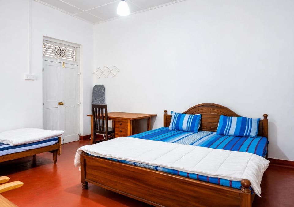 Property building, Bed, Photo of the whole room, Bedroom