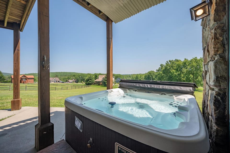Adventures in Paradise House in Deep Creek Lake