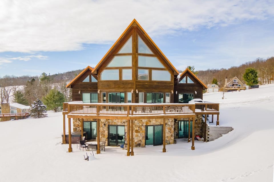 Adventures in Paradise House in Deep Creek Lake