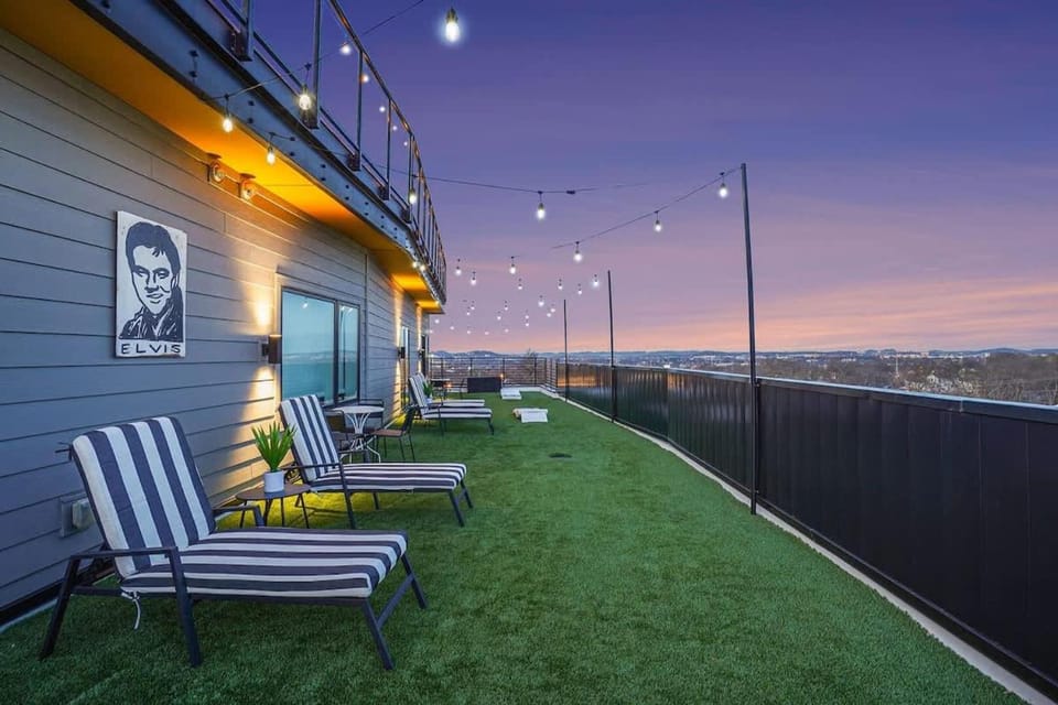 Sunset-Expansive Patio & Hot Tub-Mins to Broadway House in Nashville
