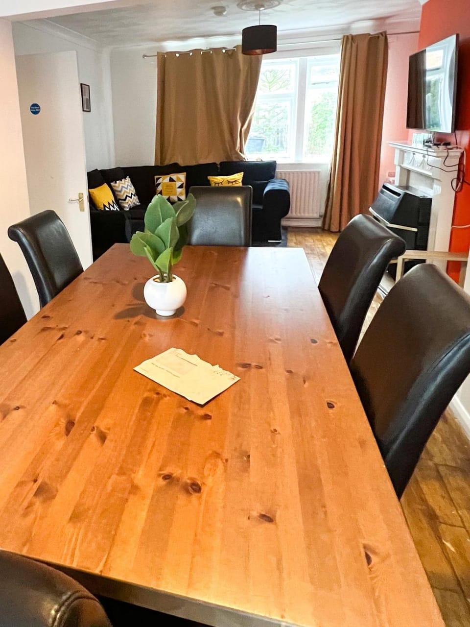 Bright & Cosy Urban Retreat House in Derby