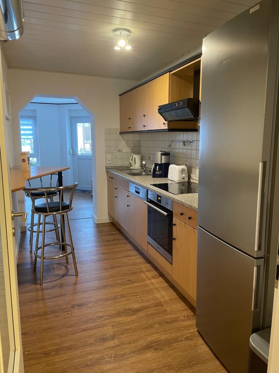 Coffee/tea facilities, Kitchen or kitchenette, Dining area, dishwasher, oven, stove, toaster