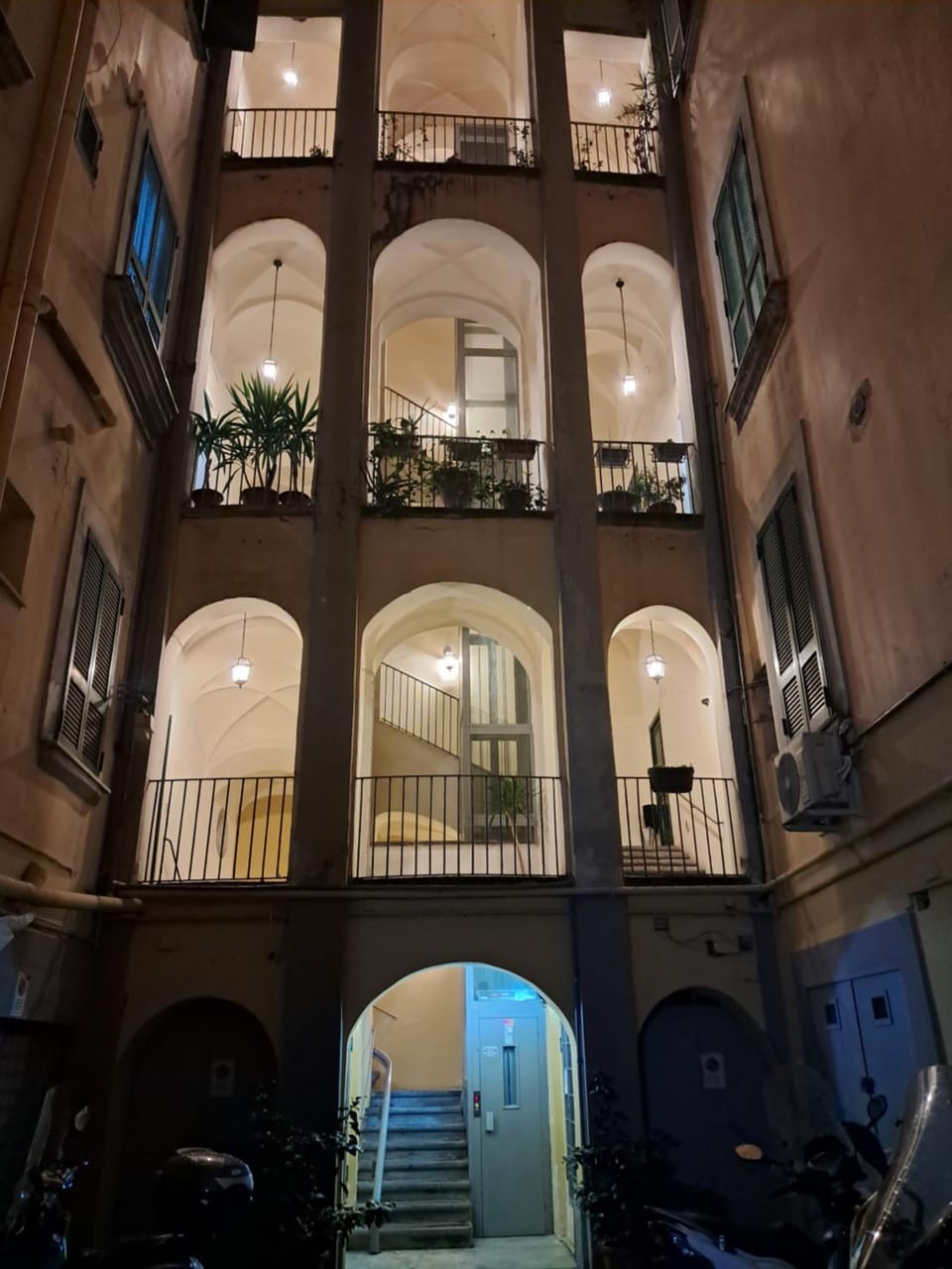 Facade/entrance