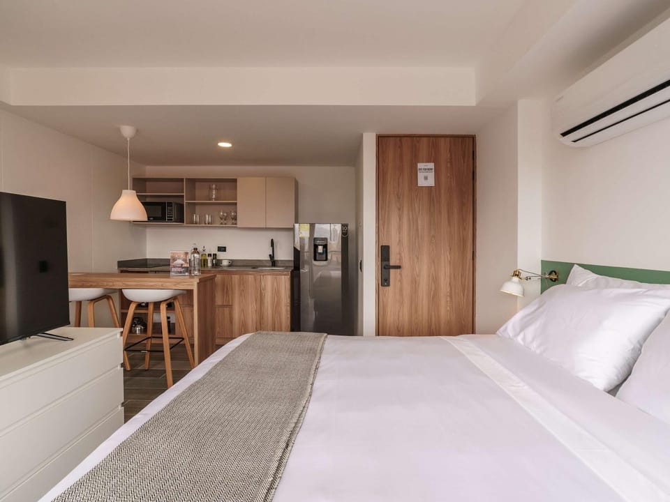Bed, Photo of the whole room