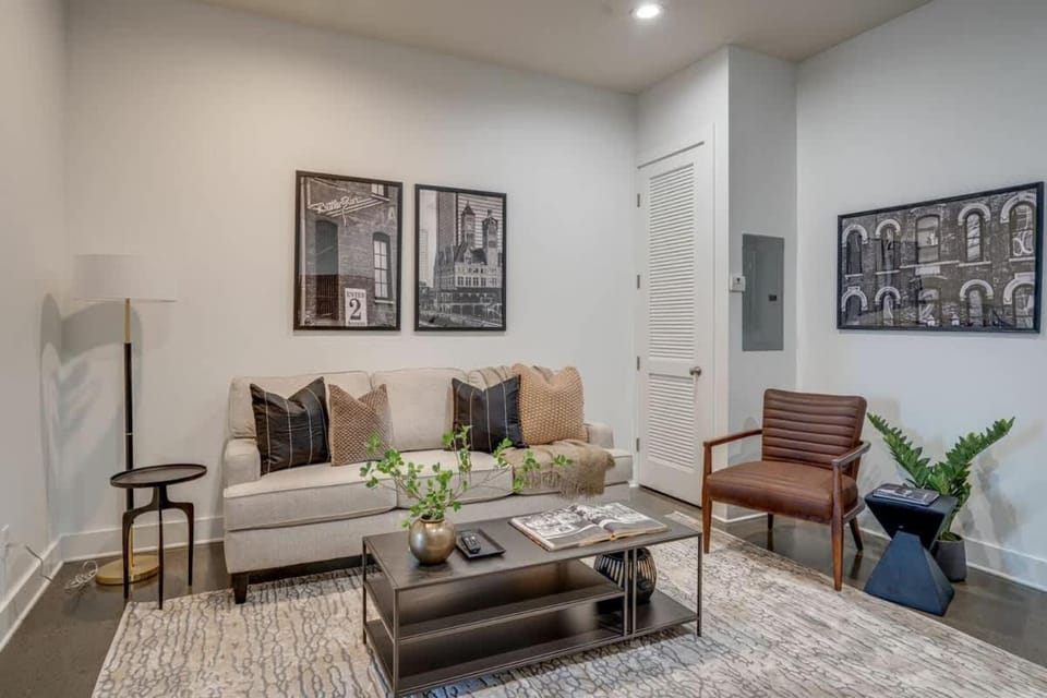 Lofts At 30th-Maestro-2 Units-Mins to Broadway House in Nashville