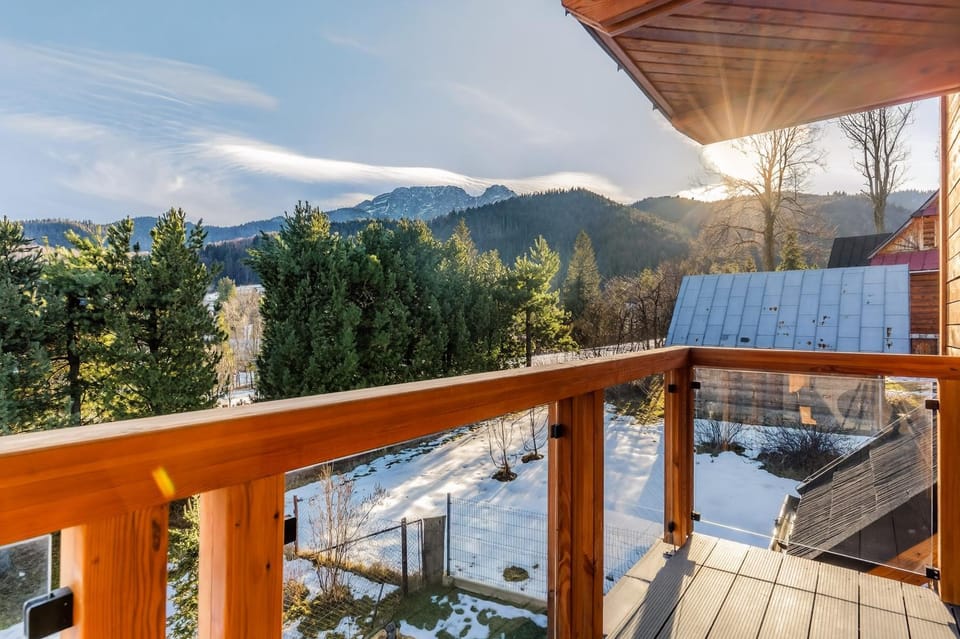View (from property/room), Balcony/Terrace, Mountain view