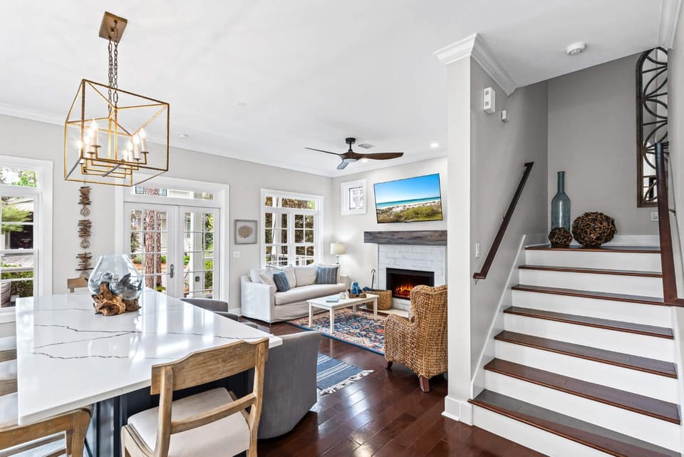 Blue Pearl Beach House - Walk to Beach Pools & More House in South Walton County