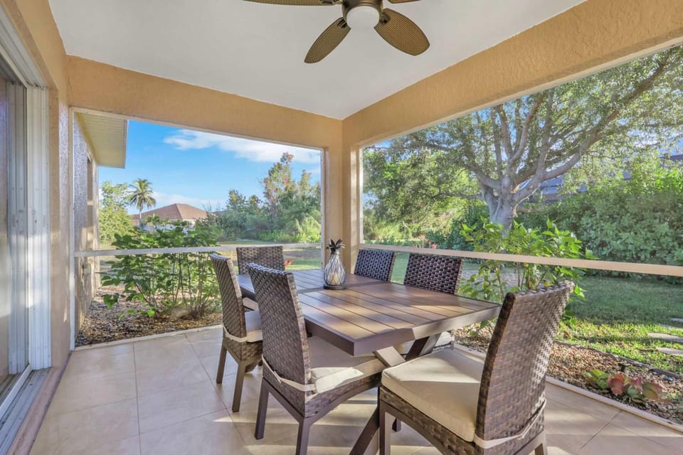 Relaxing Cape Coral Retreat House in Cape Coral