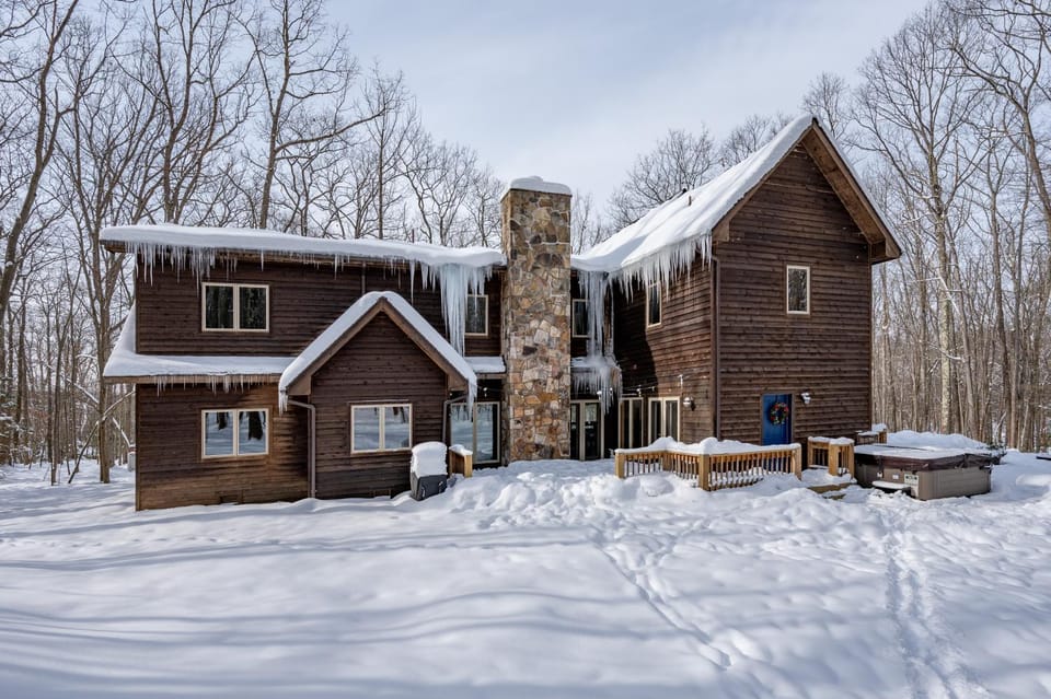Wander Inn by Railey Vacations House in Deep Creek Lake