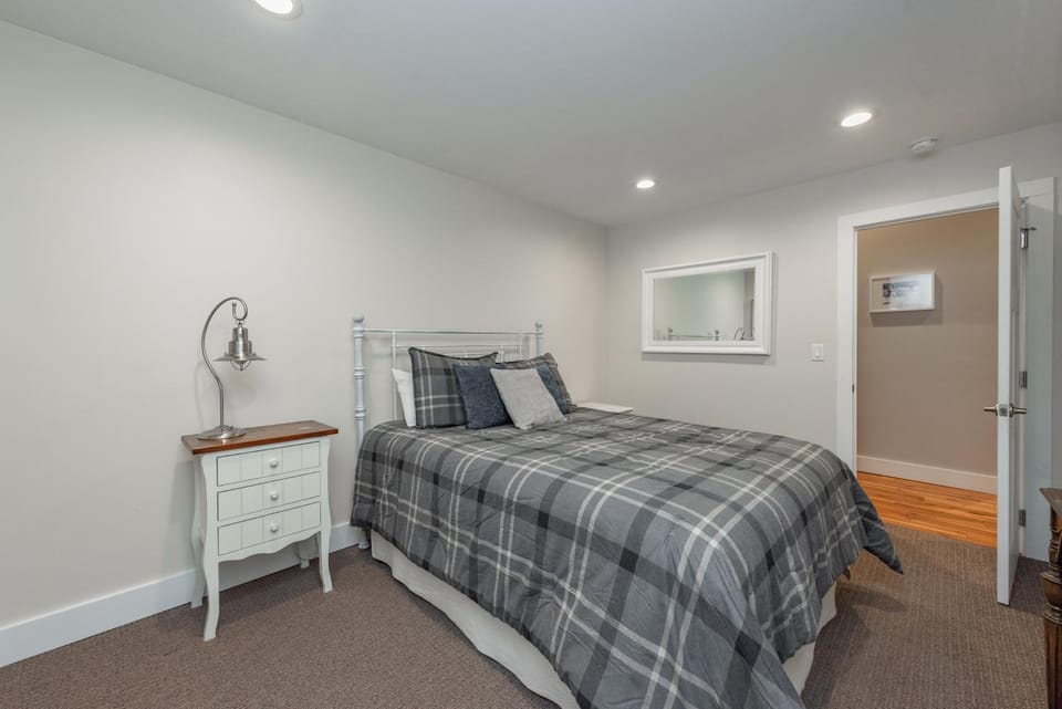 Wake Up Grateful by Railey Vacations House in Deep Creek Lake