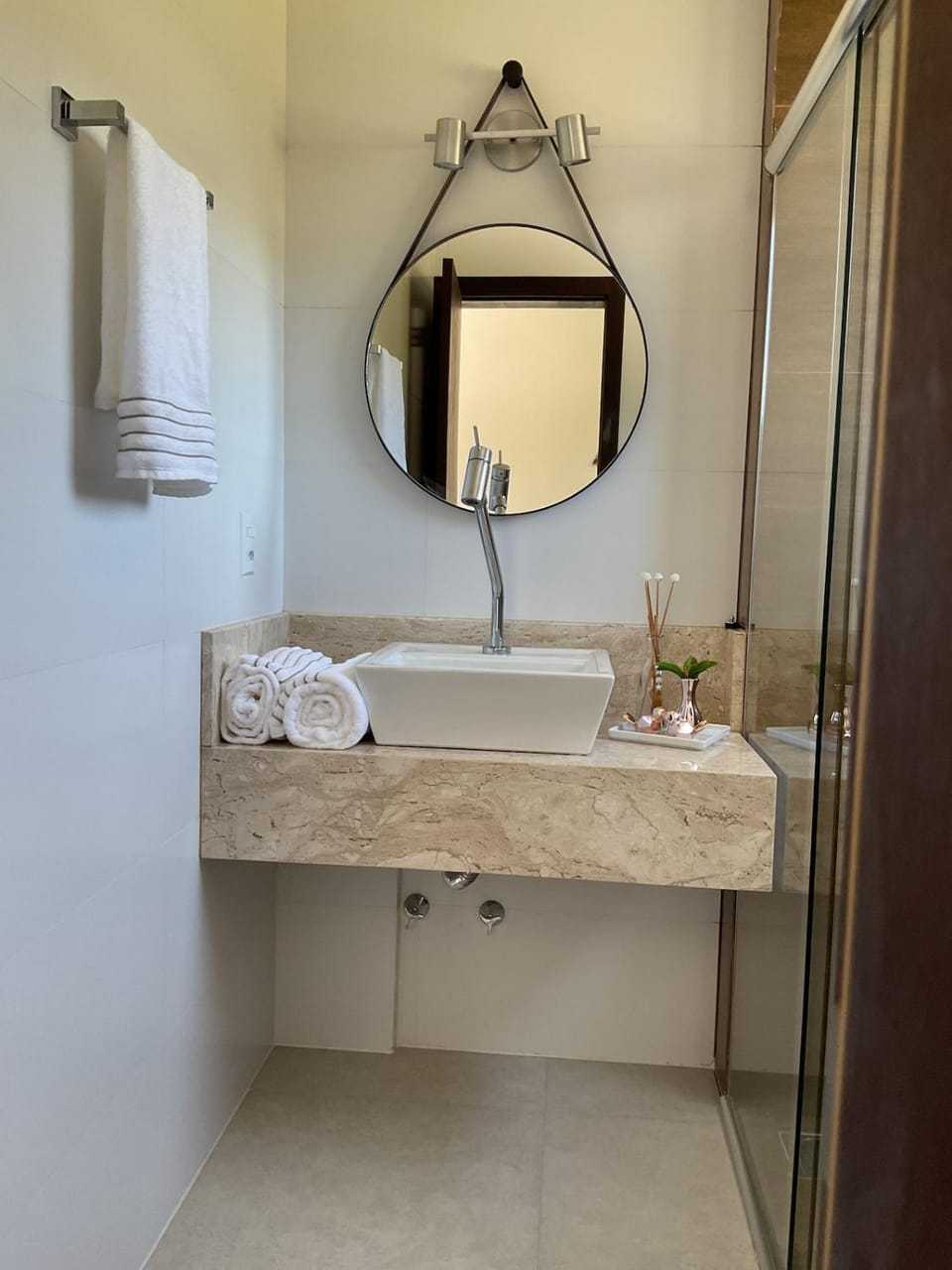 Bathroom, towels