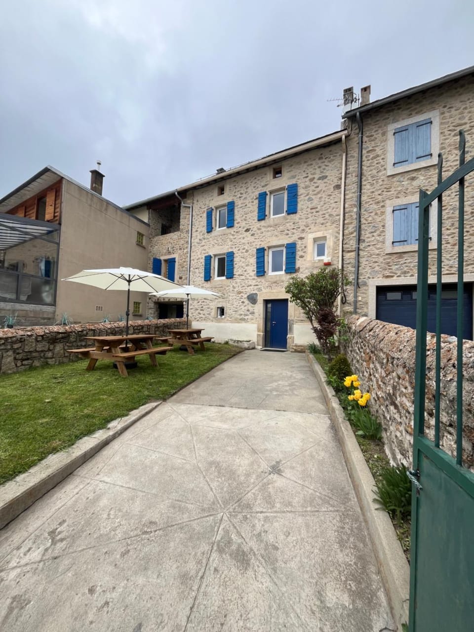 Le Logis des Cerfs Apartment in Catalonia