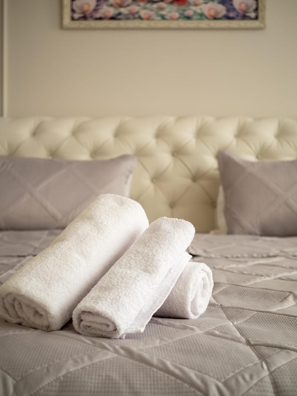 Bed, Bedroom, towels