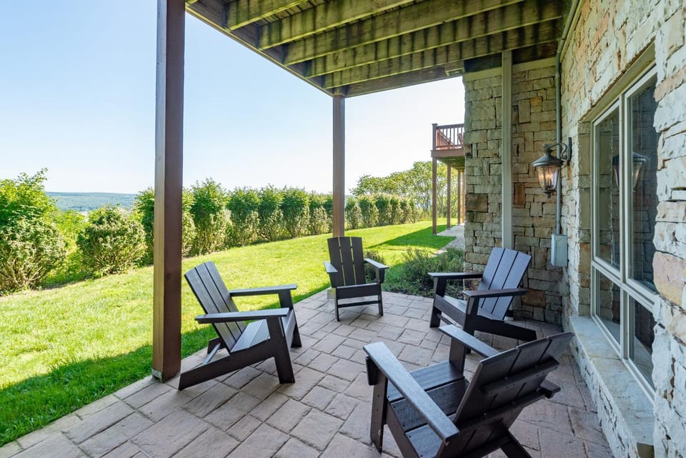 Villa Lago House in McHenry
