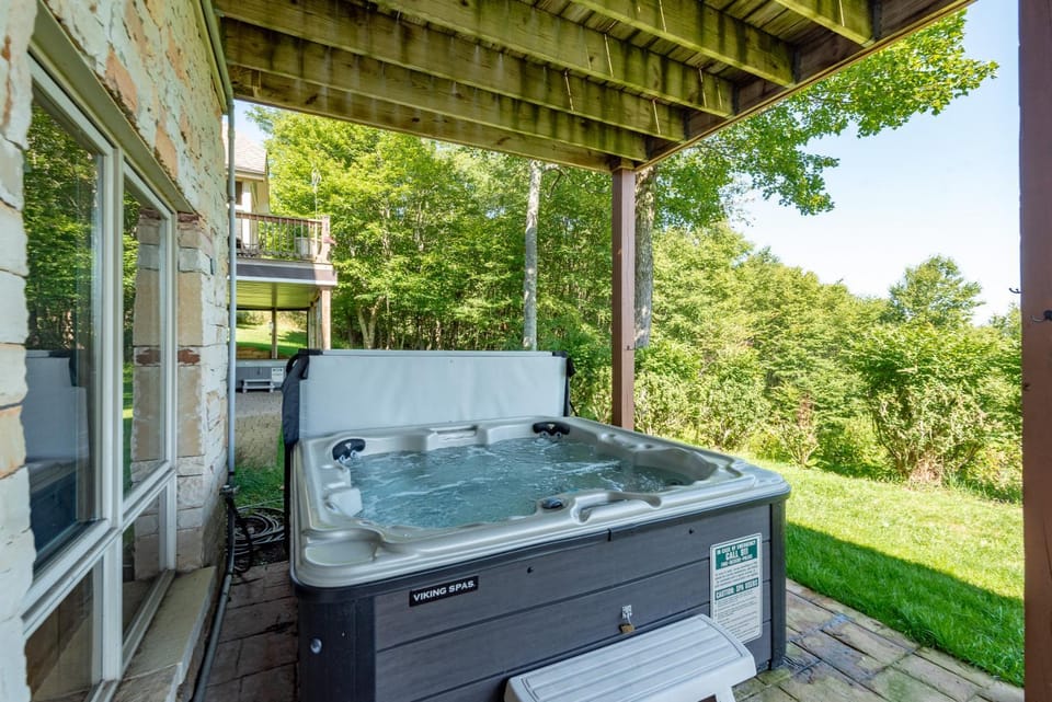 Villa Lago House in McHenry