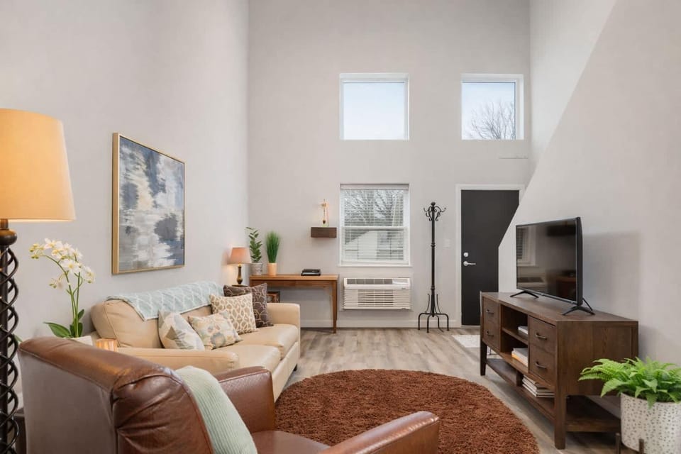 Charming Appleton Condo Downtown Modern Loft House in Appleton
