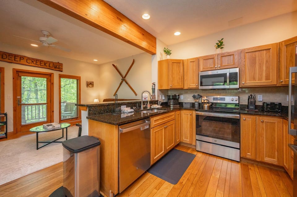 Up The Creek Retreat by Railey Vacations House in McHenry