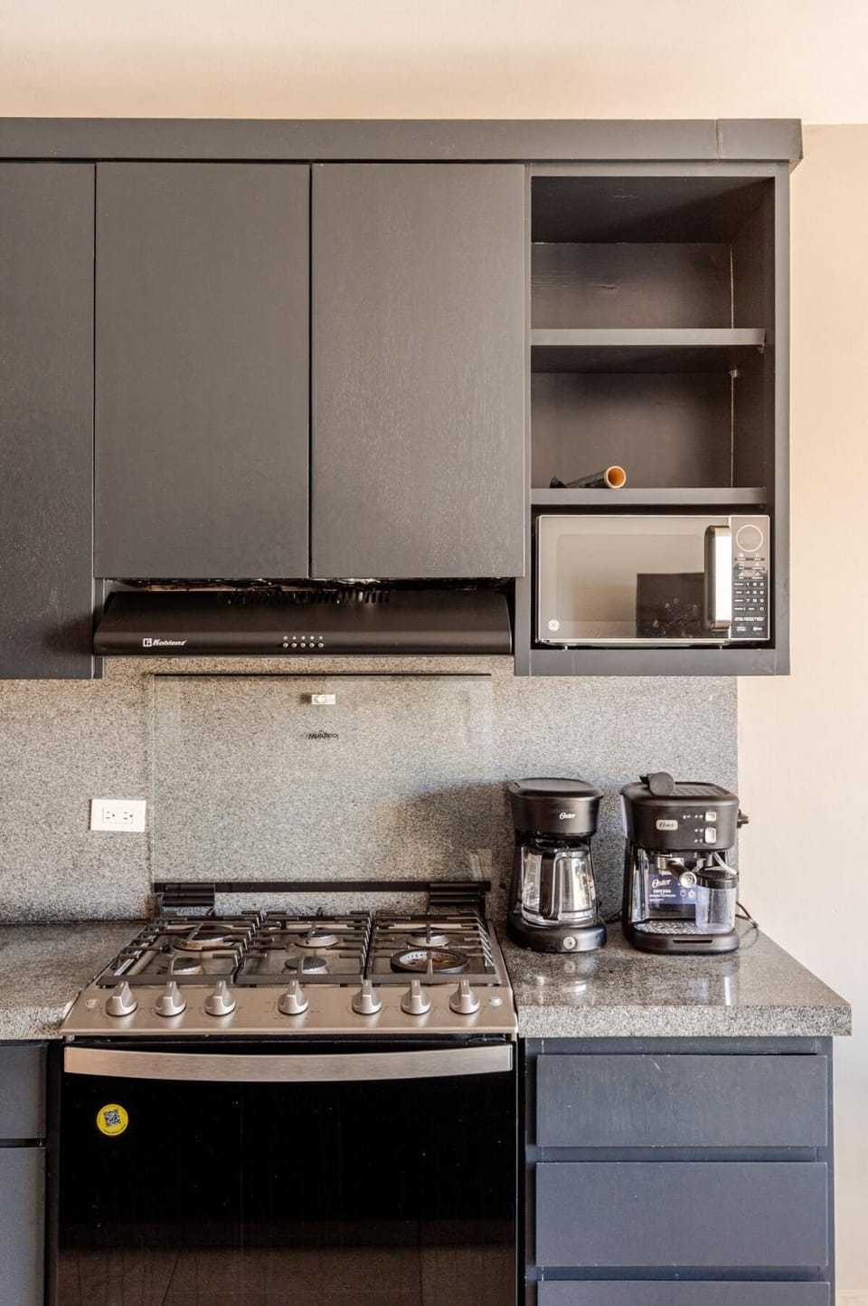 Coffee/tea facilities, Kitchen or kitchenette, Kitchen or kitchenette, pet friendly, Internal: Not applicable to any particular room