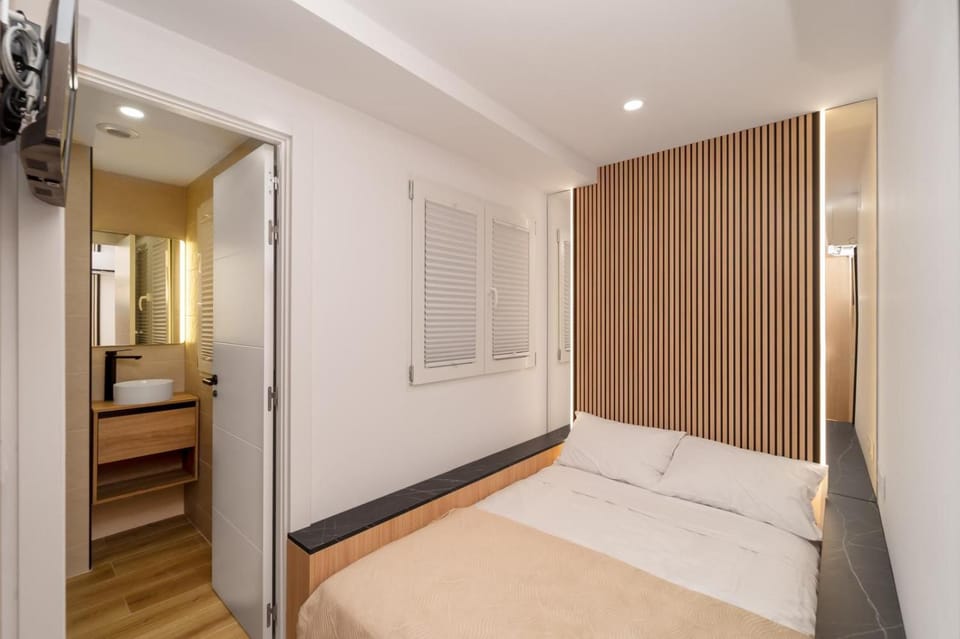 Bed, Photo of the whole room