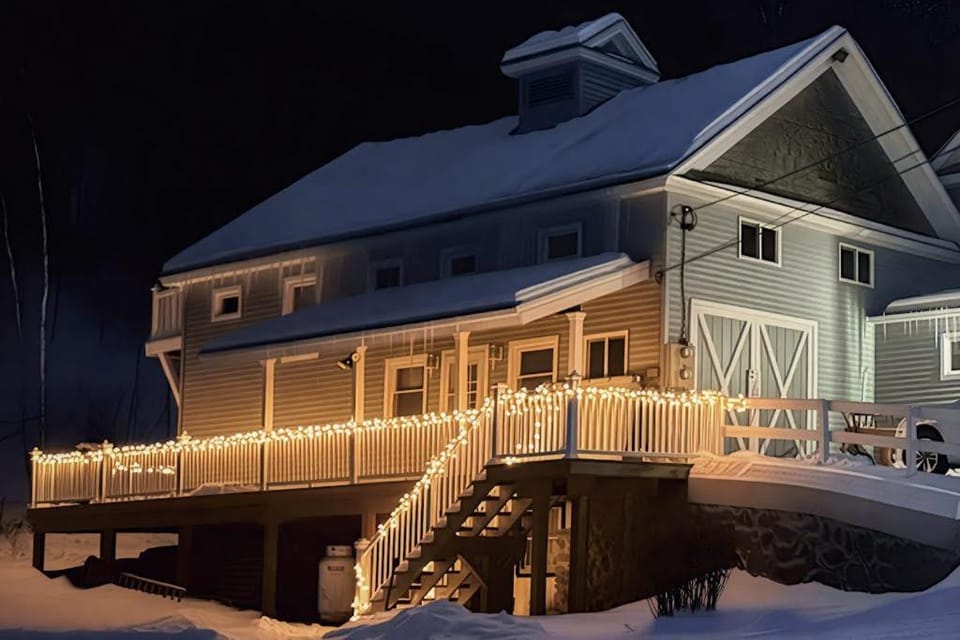 Plum Rose Carriage House House in Ludlow